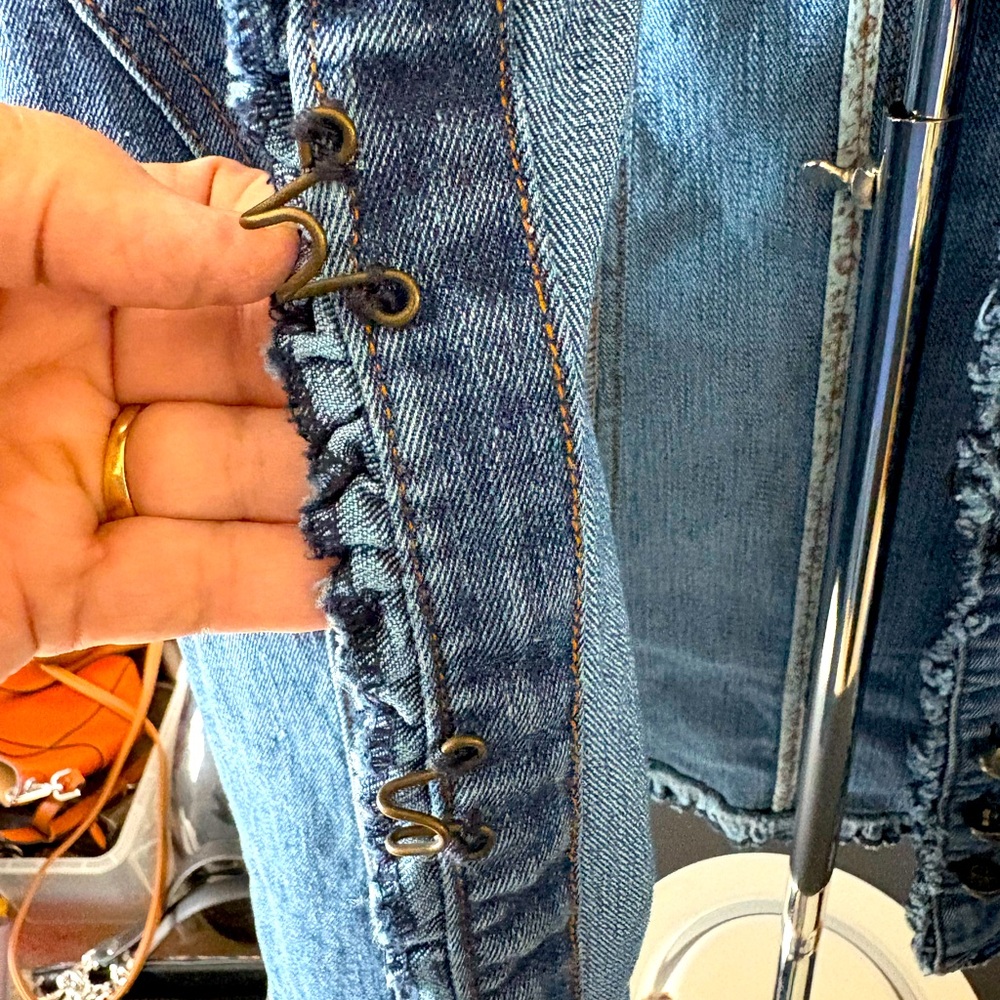 Star Jeans Distressed Denim Vest w Ruffle Trim & Brass Buttons. L Western - Picture 5 of 8